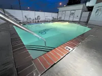 Nampa Inn & Suites - Pools