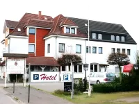 Apart-Hotel Rheinischer Hof Dormagen Hotels near Holthausen
