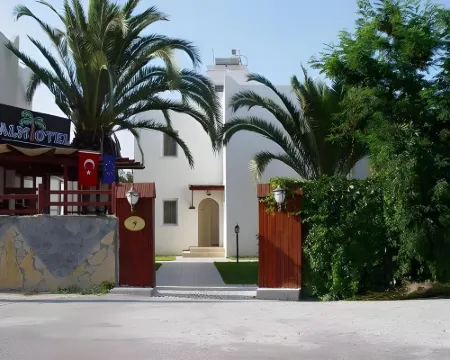 Canna Garden Hotel - Adult Only Hotels in Gumbet