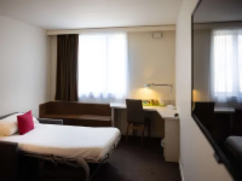 Campanile Limoges Centre - Gare Hotels near Eglise St. Michel des Lions