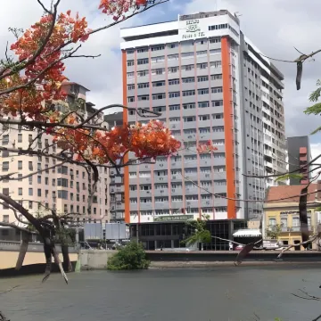Rede Andrade Plaza Recife Hotels near Buarque de Macedo Bridge