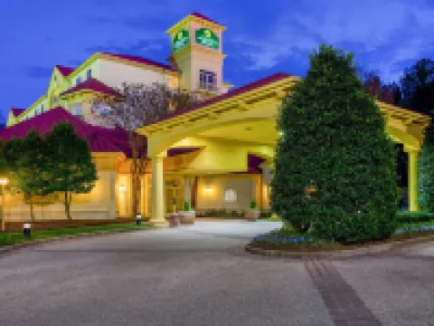 La Quinta Inn & Suites by Wyndham Raleigh/Durham Southpoint Hotels in Triangle