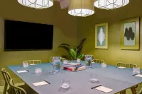Moxy Banff - 4 Sao