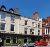 Harley's Hotels in Ystrad Meurig