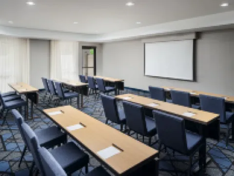 コートヤード バイ マリオット キングストン アルスターのホテル