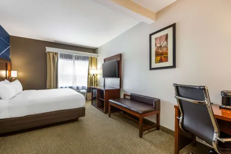Comfort Suites Omaha East-Council Bluffs Отели в г. Каунсил-Блафс