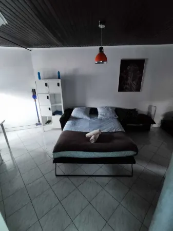 10 minutes from the castle Отели в г. Ле Шене-Рокенкур