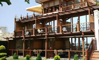 Phellos Suites Boutique Hotel