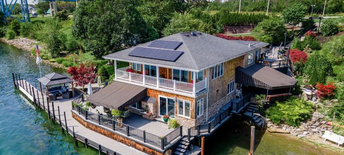 South Bridge Bed and Breakfast Hotels in Erie County