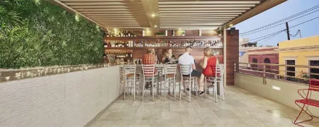 Decanter Hotel Отели в г. Сан-Хуан