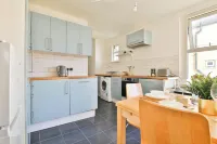 Beautifully Designed 2 Bed Apartment Hotels near UK Visa Cardiff Premium Service Centre