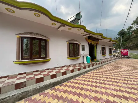 Devlok the Grand Lodge & Restaurant Отели в г. Гопешвар