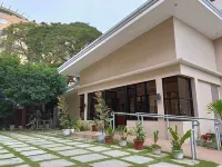 Claytown Pension House Hotel dekat Bandara Sibulan