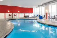 Hampton Inn & Suites Madison/Downtown - Pools