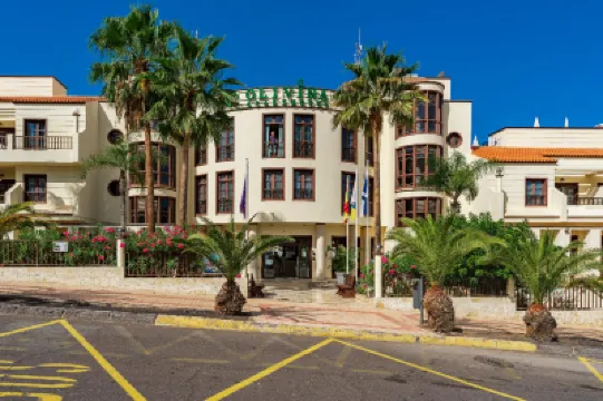 Klayman Olivina Aparthotel Hoteles cerca de Puerto de Los Cristianos