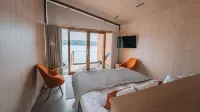 Bella Lake Resort