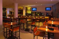 Delta Hotels Victoria Ocean Pointe Resort - bar