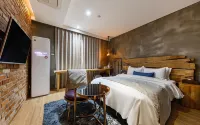 Daejeon Namoo Hotel فنادق في دايجون
