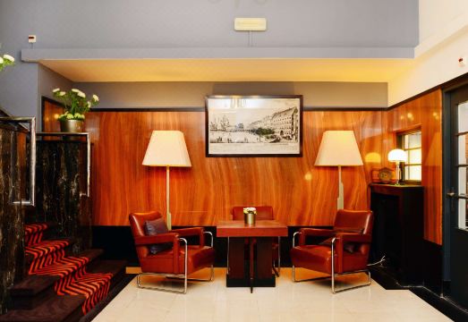 암라스 호텔 두가스끄