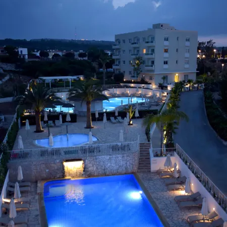 Sunrise Gardens Aparthotel