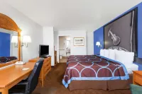 Super 8 by Wyndham Cleburne Hotels in Cleburne