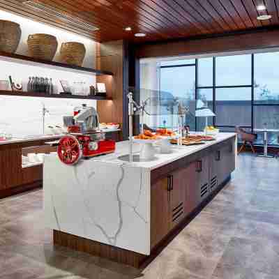 AC Hotel Cleveland Beachwood Dining/Meeting Rooms