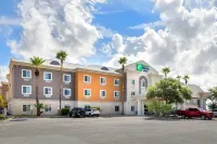 Holiday Inn Express & Suites Alice Hotels in Alice