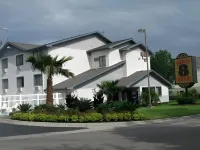Super 8 by Wyndham Gainesville I-75 Hospital/University Area Hotels in Gainesville