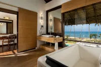 Grand Beach Hotels in Wadduwa