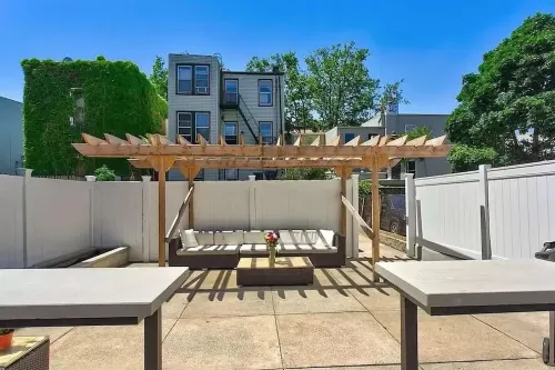 Private Jersey City Retreat w/ Backyard Bonfire & Grill · 20mins to NYC