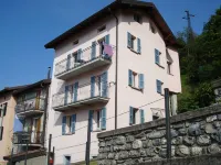 Dream view - Spacious apartment with large garden Hotels in Lezzeno