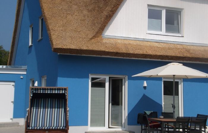 Reetkoje - thatched house with fireplace, sauna, WiFi - between Bodden and Baltic Sea