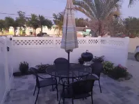 Drift Inn A, Heated Pool, Beach and Amenities, 2-3 min walk.