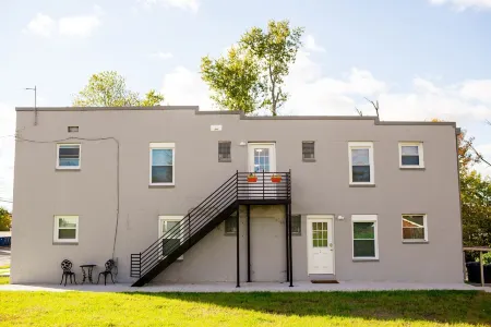 211 Paris St Suites are just minutes from The Ark Encounter