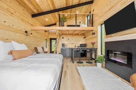 Treehouse at a lavender farm overlooking a creek!