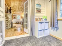 Cozy with Modern Comforts, EV Charger, Huge Fenced Yard, Last Minute Feb Deals