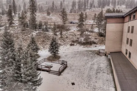 Copper Center Village. Newly renovated. Gas Fireplace. FREE Underground Parking.