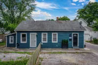 Charming 1-bedroom house with WiFi, AC in peaceful Cleveland 3215