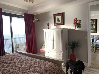 Coastal Charm: Hot Tub, Pool, and Gulf Views All in One! Hotel in zona Perdido Key