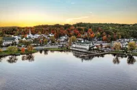Walk to Wedding Venues, Shops, Dining, Hiking, Movies, Ice Cream & Dog Friendly.