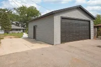 South Shore Sunrise: 100% Renovated Lake Home, Pontoon INCLUDED, near Notre Dame 온트와 타운쉽 호텔