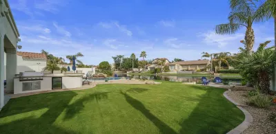 Heated Pool and Spa at no charge, 5 Bedrooms, 3 Bathrooms, Gourmet kitchen