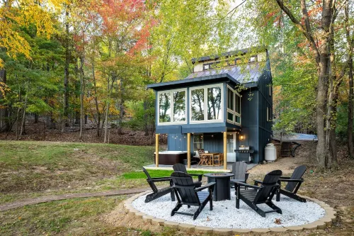 Peaceful Getaway-Hot Tub, Fire Pit, PS5, Amazing Views!