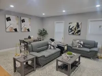 Lovey Spacious 2 Bedroom Apartment 15 min from Airport/Downtown Hoteller i Dorchester