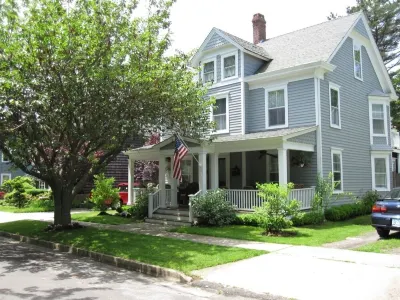 Private & Spacious Five Room Suite..Steps To Bay Beach and walk to Village.