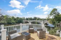 Irish River House - walk to ND!