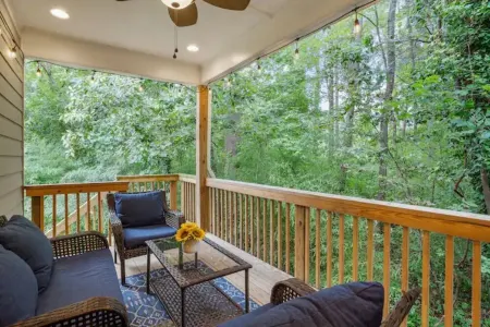 Elegant Luxurious Home, 3 min Duke and 6 min Downtown