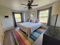 4-bedroom get away with large kitchen, patio and backyard فنادق في El Jebel