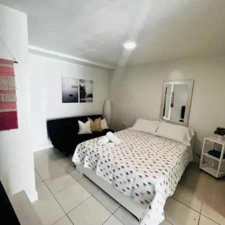 Modern Cozy Apartment in Hialeah Miami Int Airport Отели в г. Хайалиа