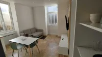 Appartement Lumineux en Rdc, Pour Séjour Touristique ou Professionnel